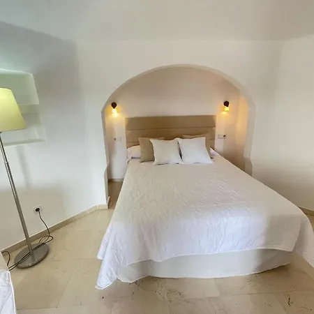 501.serene With Large Terrace And Pool