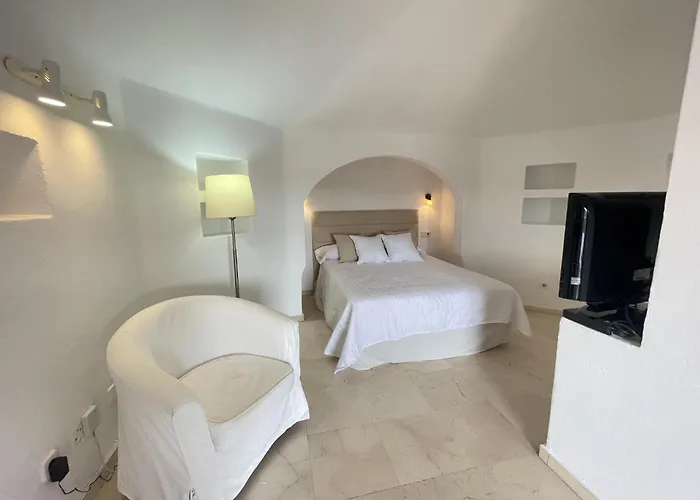 501.serene With Large Terrace And Pool Apartment *